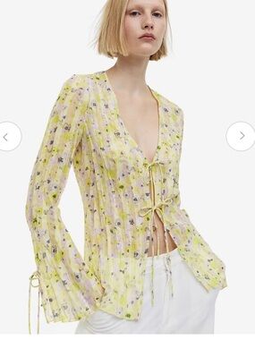 H&M sheer floral blouse size XS great for summer